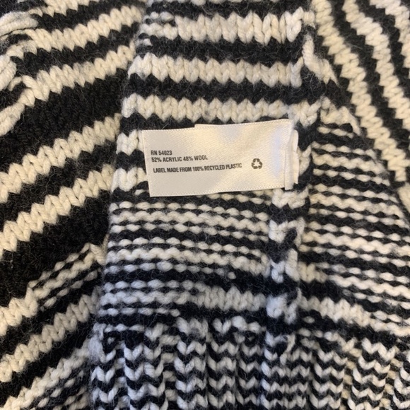 Gap Fashions Black & White Geometric Knit Open Collar Cardigan Woman's Size XS - Picture 11 of 12